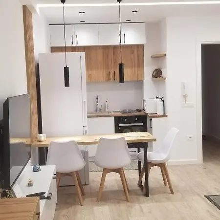 2A Near Blloku Area Apartment Tirana Exterior photo
